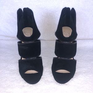 Fergie footwear Amelia black heel 7.5 zipper